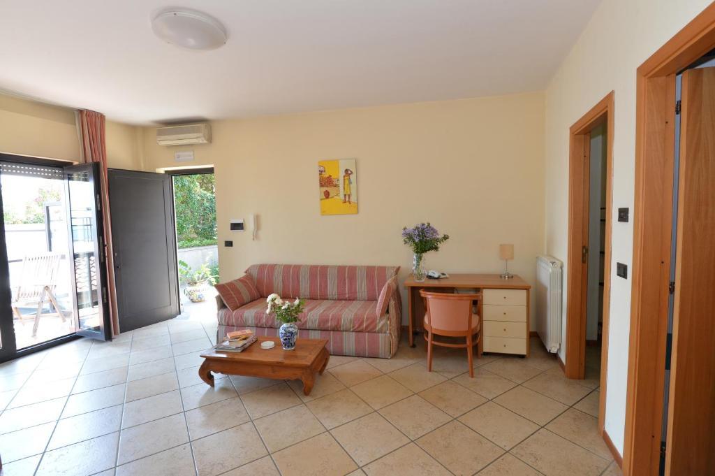 Miramare Residence Pozzuoli Zimmer foto